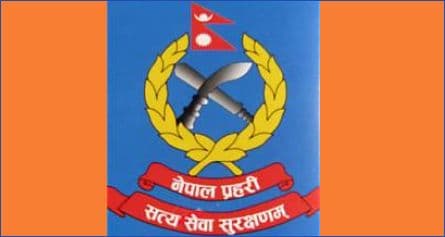 अवैध लागूऔषध सहित आठ जना पक्राउ