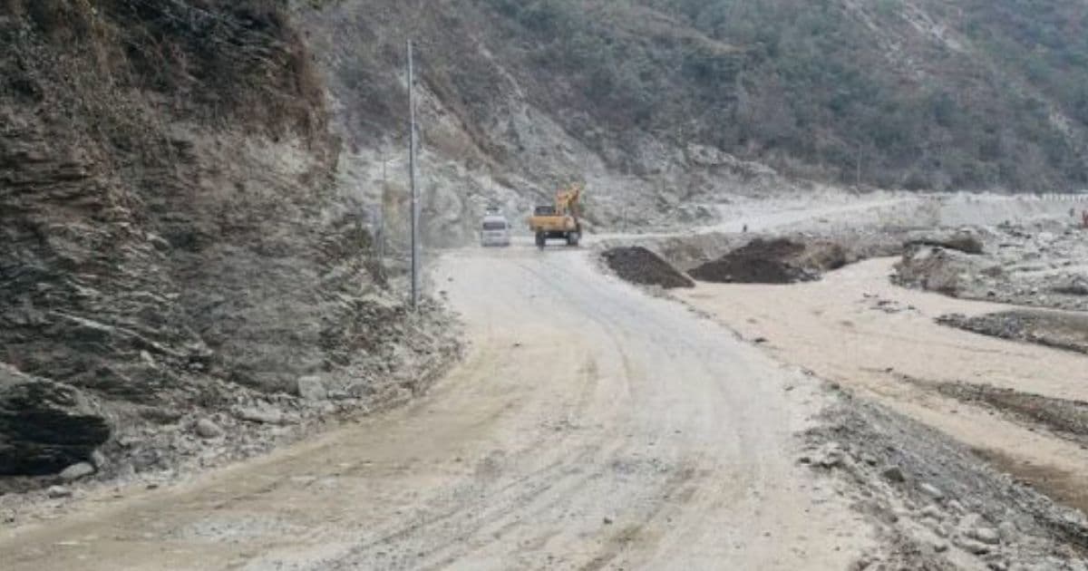 बीपी राजमार्गकाे राेशी खाेला सडक खण्डमा पुनः निर्माण सुरु