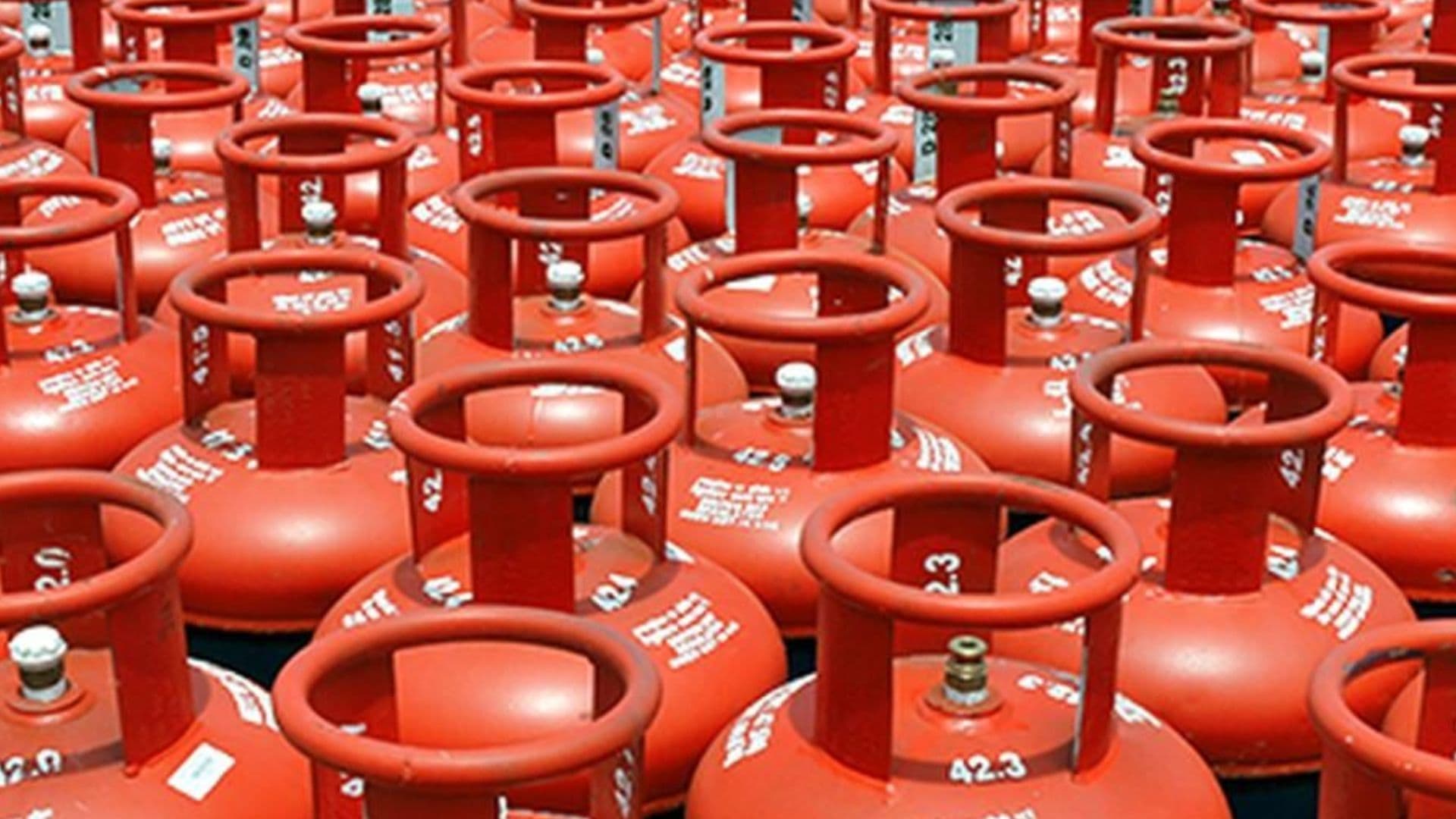 आजदेखि ग्यास आधा सिलिन्डर मात्र बेच्ने