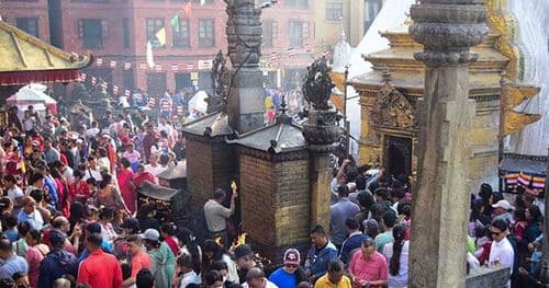 देशभरका बौद्ध तीर्थस्थलमा दर्शनार्थीको घुँइचाे