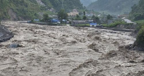 भोटेकोशी नदीमा बाढी, सुरक्षित रहन आग्रह