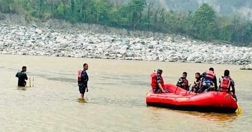 सप्ताकोशीमा नुहाउन गएका दुई जना बेपत्ता