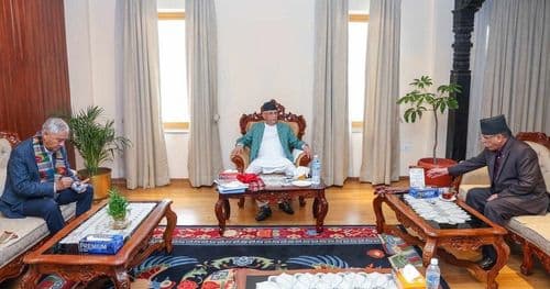 प्रधानमन्त्री ओली, देउवा र प्रचण्ड बीच छलफल हुँदै  