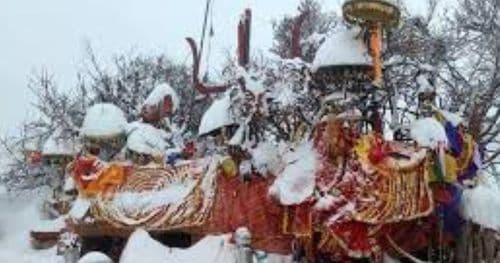 धार्मिकस्थल पाथीभरा क्षेत्रमा हिमपात