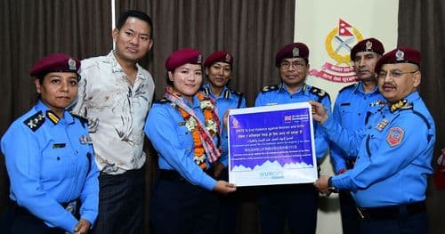 प्रहरी सहायक निरिक्षक कुन्जाङले गरिन सगरमाथाको सफल आरोहण  