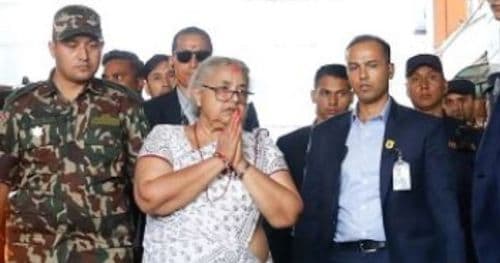 प्रधानमन्त्री कार्कीले पदभार ग्रहण गर्दै