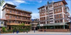 बाढीपीडितका लागि एभरेस्ट स्कुल परिवारको ९ लाख सहयोग