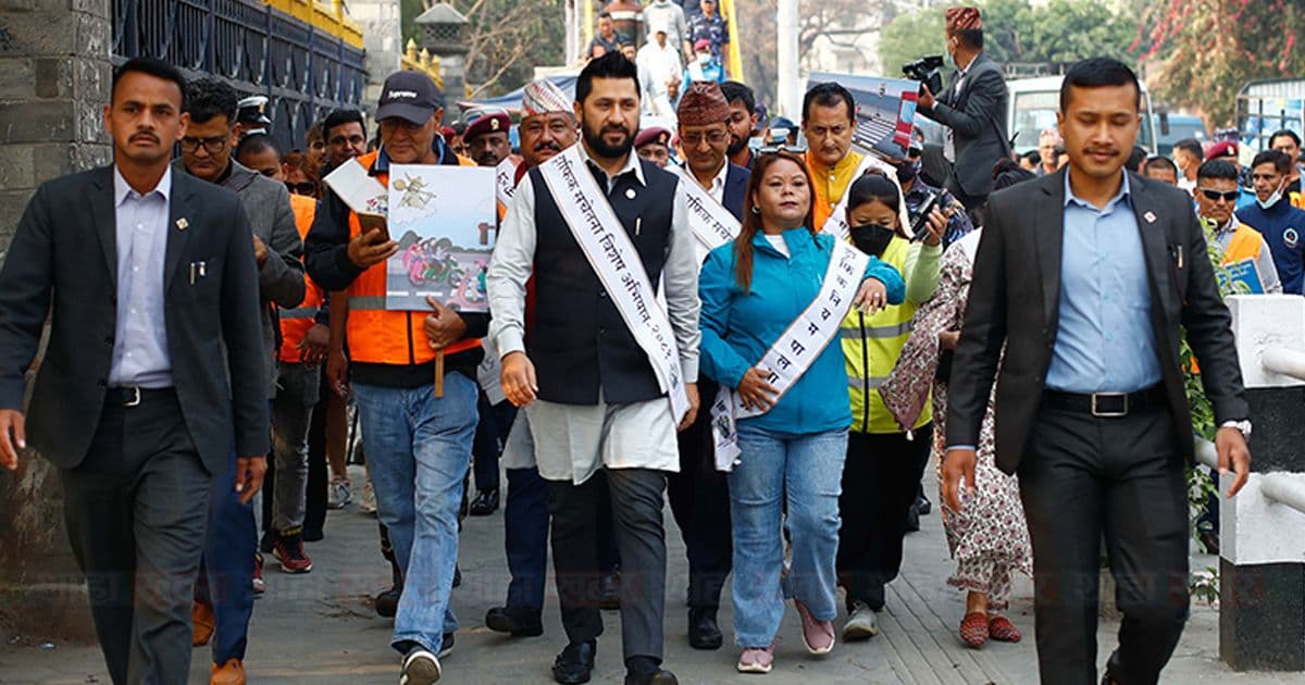 गृहमन्त्रीको नेतृत्वमा ट्राफिक जनचेतना र्याली