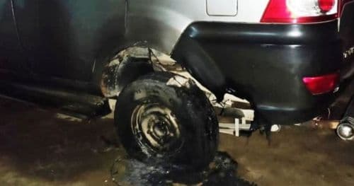 काठमाडौंमा दुईवटा गाडीमा आगजनी