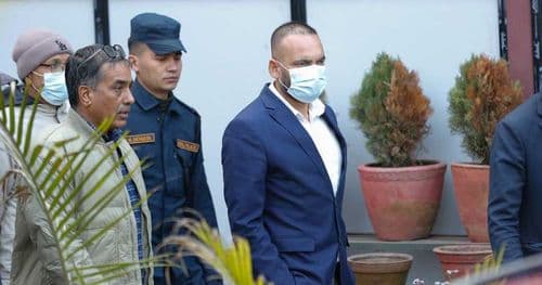 प्रदीप अधिकारीसहित सात जनाविरुद्ध भ्रष्टाचार मुद्दा दायर